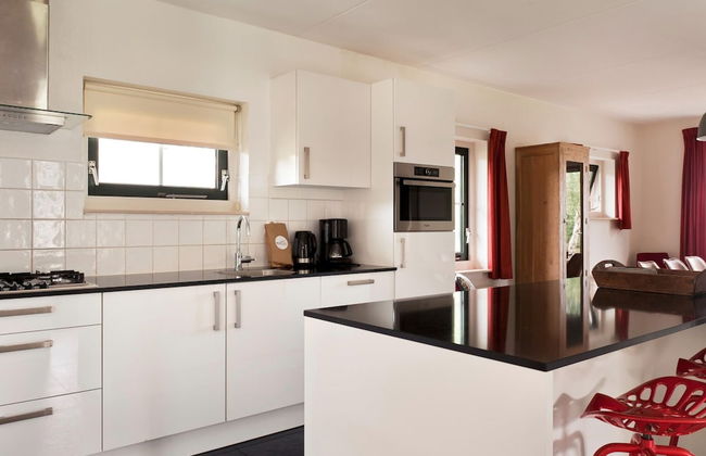 Family House With Wellness - Photo 10