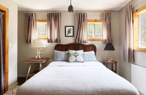 Serene Retreat on a Stream - Photo 4