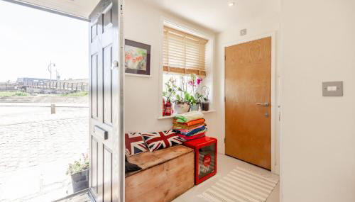 Battery House - Photo 4