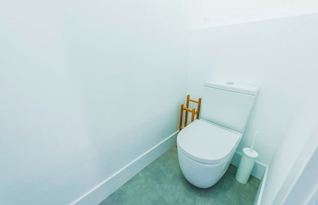 Be Mate Gran Vía Suites - Photo 69