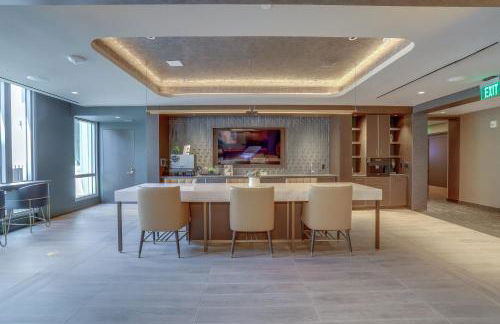 Stylish Condo at Clarendon with Rooftop Views - Foto 28