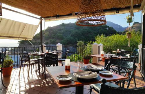 Stunning unobstructed 180 degree sea view apartment with 100 square meters terrace - Costa del Sol - Estepona- Long Term - Photo 37