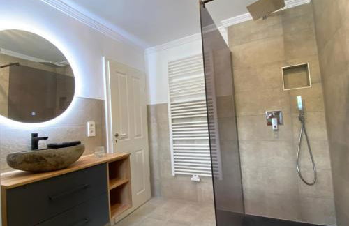 3 Bed Cottage - Sleeps 6 - Parking - Wifi - Foto 9