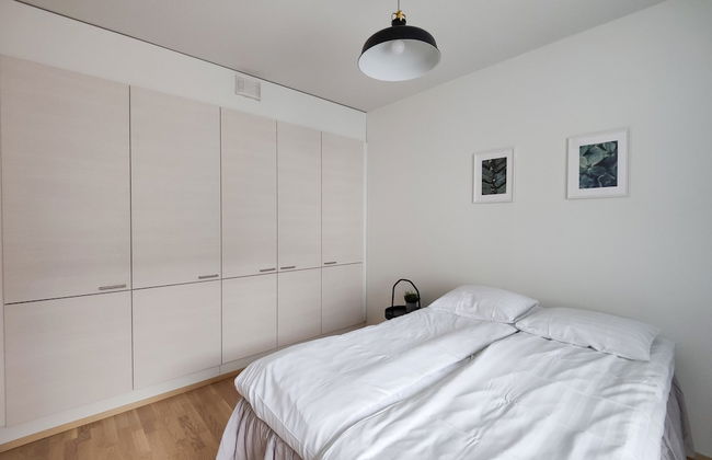 1BR & Balcony next to Railway Station in Downtown - Photo 2