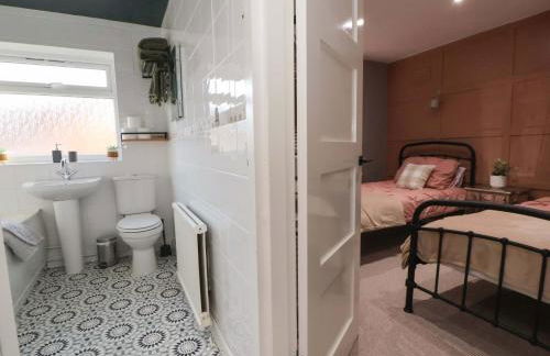 Steam and Stay Hoole - Photo 26