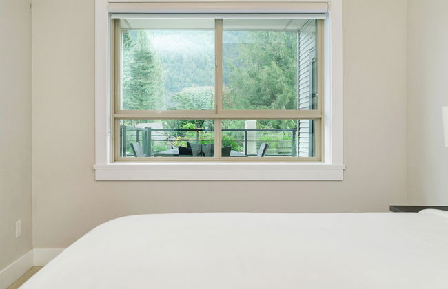 Opulent Oasis Exquisite 2Bedroom Retreat - Photo 6