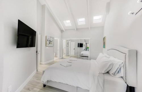 497-Upscale Family Home w AC & Patio near Meta & Stanford - Foto 72