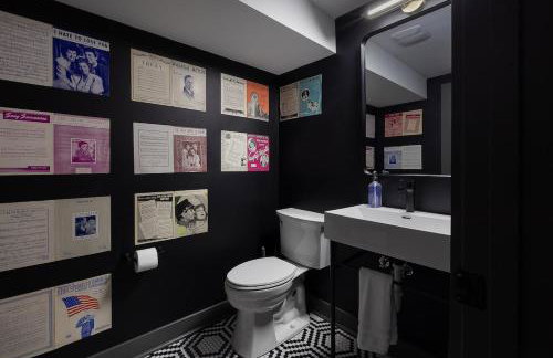 Blushing Pink Manor! Off Frankfort Ave! 8 BR! - Foto 12