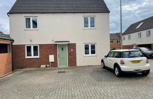 Contractors Retreat 3 bedroom house, sleeps up to 7, free parking - Foto 61