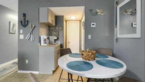 Susie Q's Beach Retreat by Sand Seeker Vacations - Foto 5