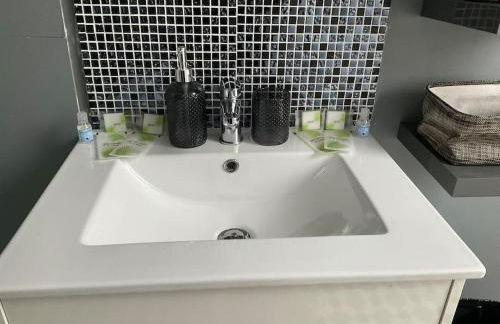 38 Maison entière,place de parking et garage pour moto velo a la demande - Foto 4