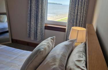 North Coast Property - Number 4 - The Beach House - Foto 1