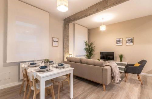 Recién reformado junto a metro San Mamés - Foto 7