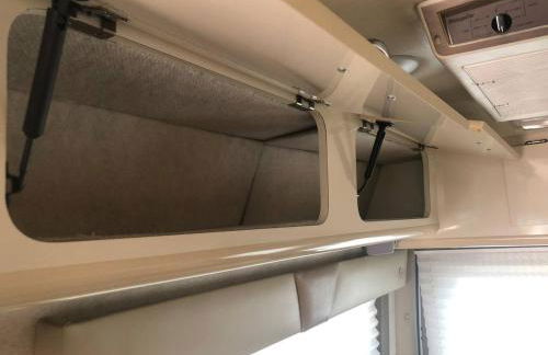 Private and cozy RV, direct bus to NYC Manhattan only 2 blocks away, MetLife Stadium FIFA World Cup 25 minutes away - Foto 19