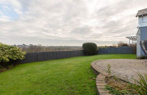 City home with parking and garden- pet friendly - Photo 41