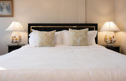 Luxury Federal Hill Home with Rooftop & 4 Parking Spots - Foto 21