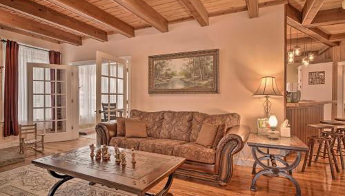 Tranquil Smoky Mountain Cabin with Porch and Fire Pit - Foto 5