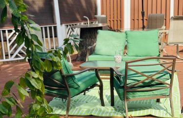 Bright Home for Family and Groups with Patio - Foto 24