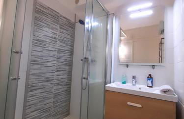 Port Horizon - T3 terrasse vue port climatisé piscine WIFI résidence Escale Port - Foto 3