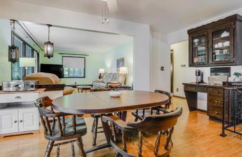 Waterfront Berry Lake Getaway with Sunroom! - Foto 6