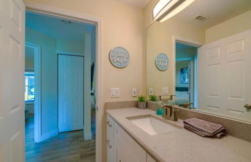 New Resort Style Oasis ~ LED Pool & Game Room - Foto 19