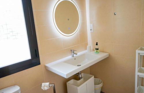 Casa Topacio, 3 bedrooms and 3 bathrooms in quiet street - Photo 25