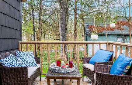 Charcoal Chalet by Avantstay A+ Design w/ Firepit - Foto 5