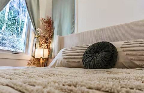 The Onyx - Walk to Falls, Hot Tub, Resort Access, Luxe Approved - Foto 18