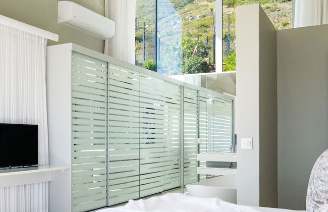 Exceptionally Unique Magnum Villa w Sea Views - Photo 16