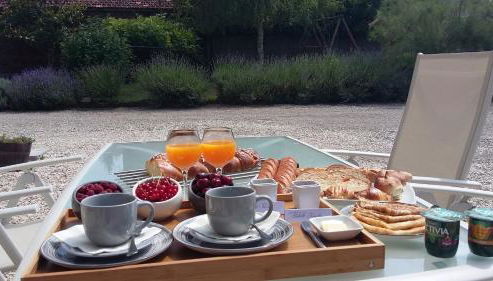 "Le Studio" climatisation Parking Privé Restauration Proche des lacs - Foto 3