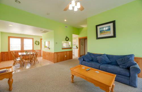 Quiet Hatteras Duplex with Decks about 1 Mile to Beach - Foto 5