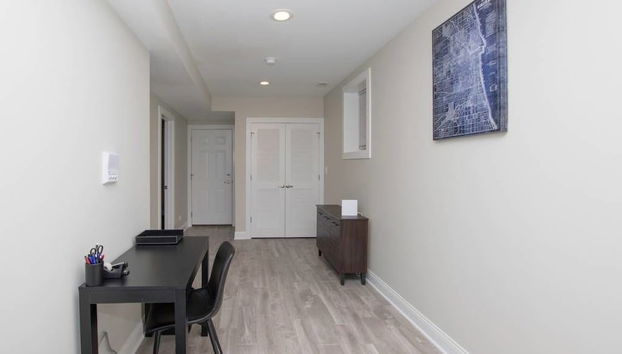 New Modern Comfort in Wrigleyville w Parking - Foto 2, Zimmer