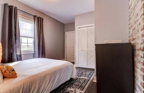 Uptown 3BR w Fenced Yard Near Magazine - Photo 19