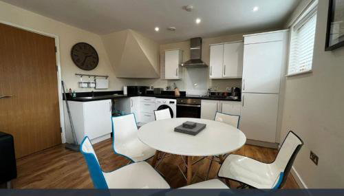Three Bedroom Townhouse with Parking - Foto 4