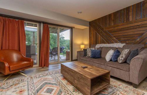 Gorgeous cabin 3bdrm/3bth, hot tub, fireplace, kid/pet friendly - Foto 22