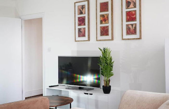 Clean, Spacious 2-bed Apartment in Brierley Hill - Foto 8