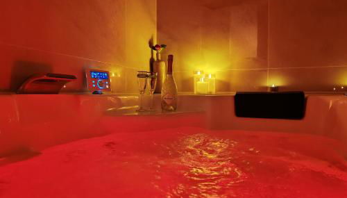 Appartement Bulle d'antan en cœur de ville - Monument classé historique - Grand Jaccuzi - Foto 3