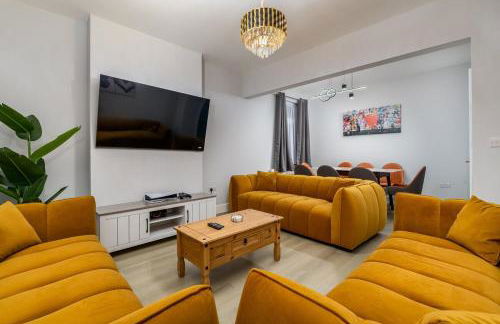 Luxe 5-bedroom House with Hot Tub, Pool table & Football Table - Foto 10