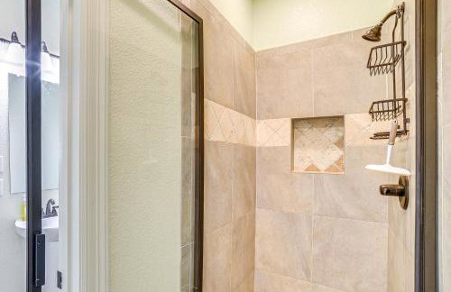 Canal-Front Coastal Getaway in Gilchrist with Deck - Foto 19