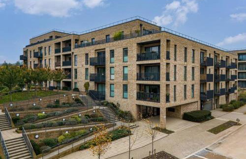 Beautiful Canal Side Apartment - City Centre - Balcony, Secure Parking, Self Check-In, Fast WiFi and Smart TV with Sky TV and Netflix by Yoko Property - Foto 29