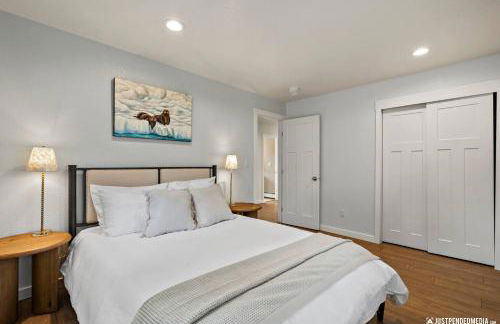 Downtown Retreat: Convenient Family Cottage - Foto 4