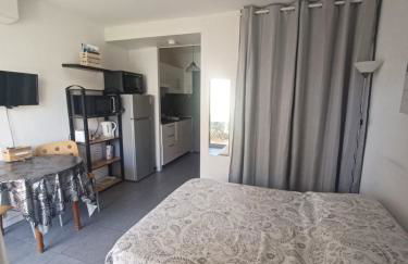 Studio avec jardinet et balcon idéalement situé - Foto 1