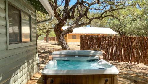 Cozy Cabin in Ingram, Texas for Romantic Weekends Away - Foto 5