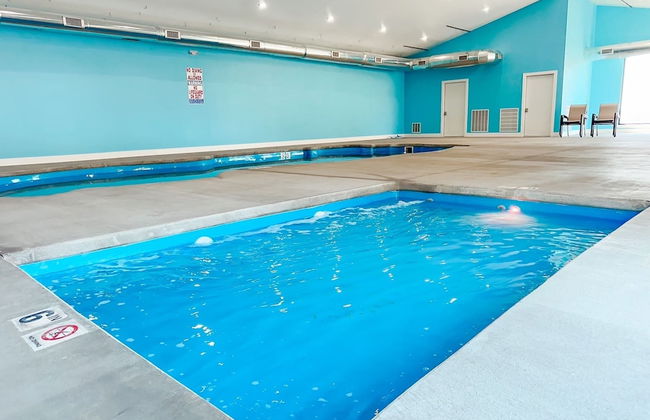 Rocky Shores Retreat - Indoor Pool Open - Photo 25