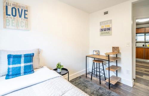 2 BD Home w/ Private Parking, Private Yard & W/D - Photo 11