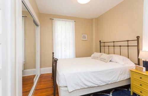 Steps to JMU & I-81 Fenced Yard Walk 2 Starbucks - Foto 24