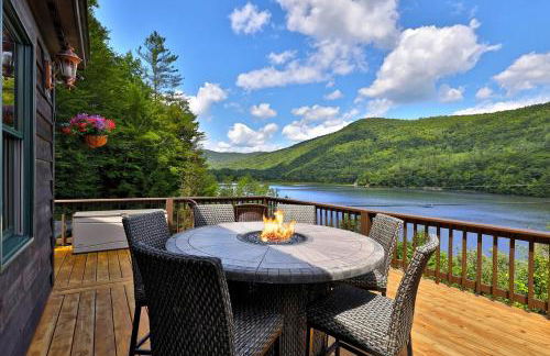 All-Season Lake House Between Okemo and Killington! - Foto 26