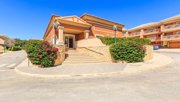 Lakeside Country Club - Photo 2