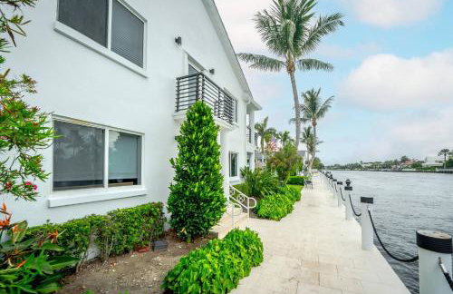 Waterfront Getaway | Pool, Hot Tub & Gym - Photo 43