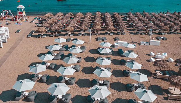 Super Paradise Beach Mykonos Seaside Sunbed (5a, 6a y 7a fila) - Foto 5